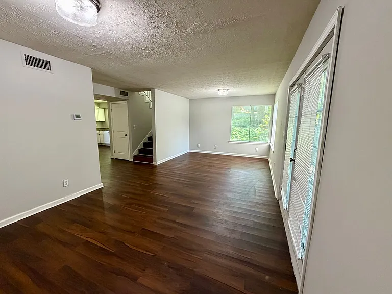 8588 Creekwood Way — Photo 4