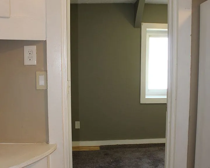 630 7th Ave — Photo 24