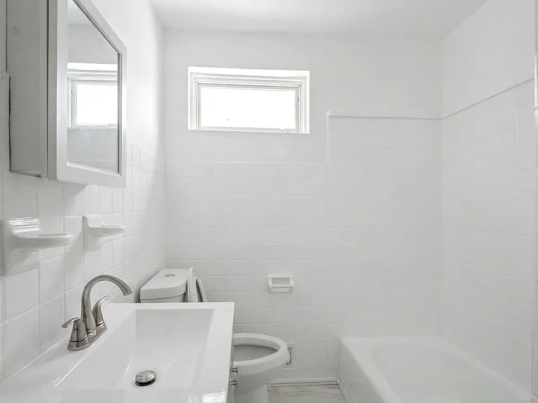 1806 W Diamond St — Photo 10