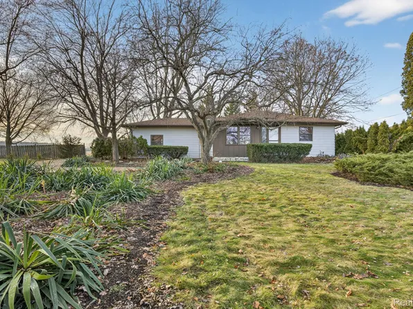 1397 N Seymour Rd, Flushing, MI 48433