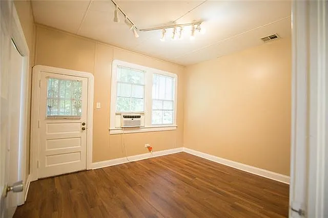 468 Hamilton St — Photo 12