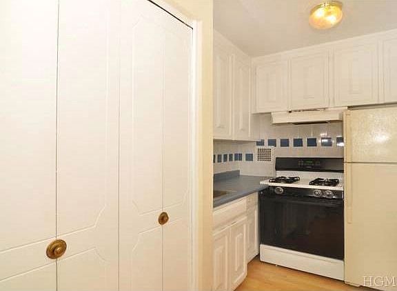 4th image of 7 Balint Dr APT 711