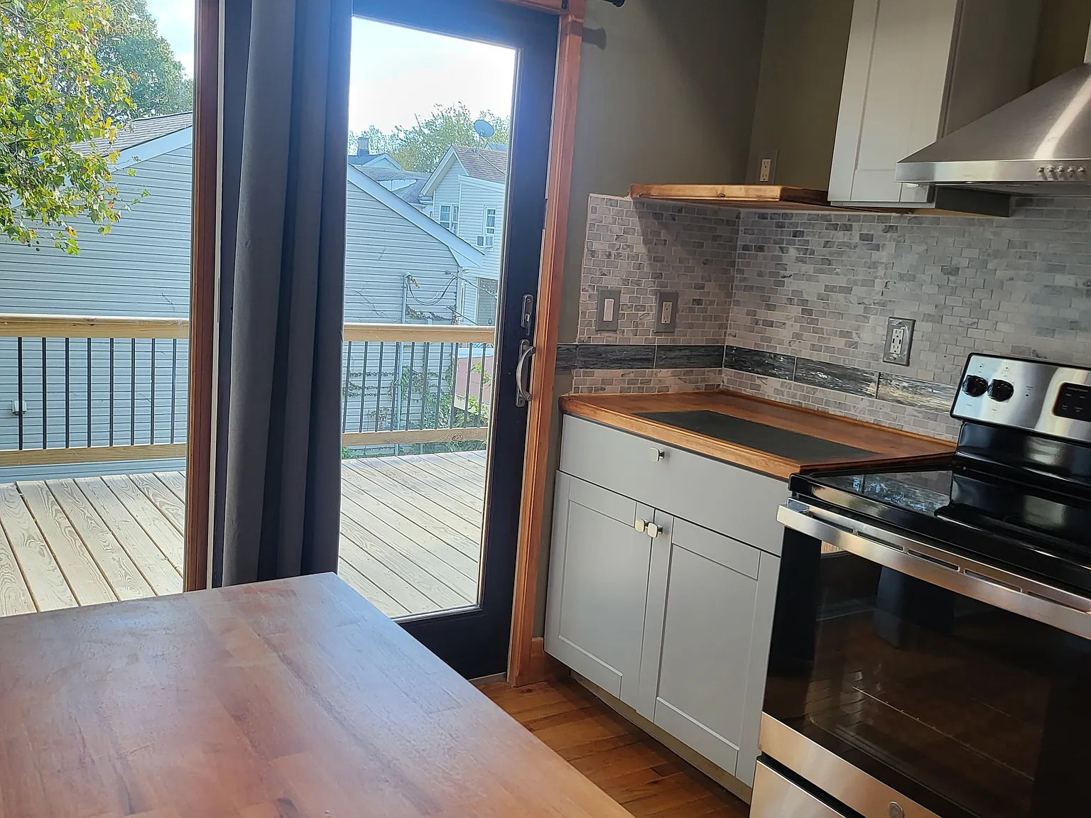 3 bed, 960 sqft, $3,000 — Photo 1