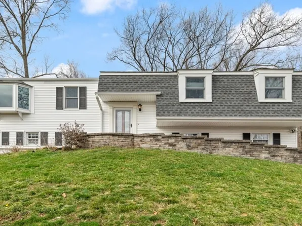 40 Saint Josephs Dr, Long Hill Twp., NJ 07980
