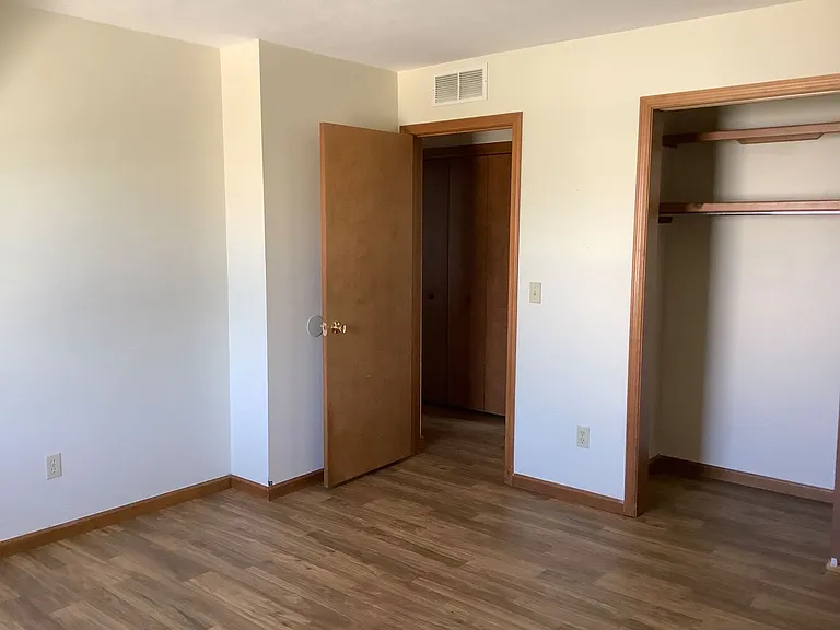 204 Stonewall Ct — Photo 11