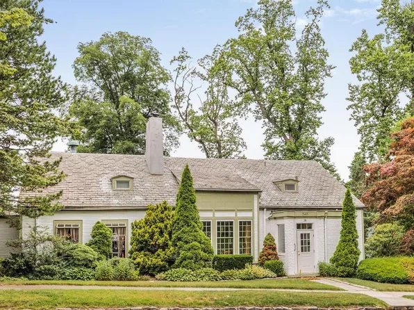 545 Pelham Manor Road, Pelham, NY 10803