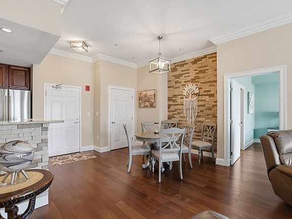 3rd image of 36 Village Rd APT 714