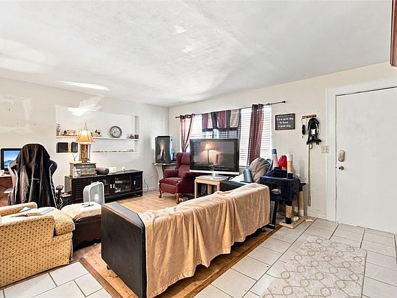 5th image of 16 S HARRISON STREET