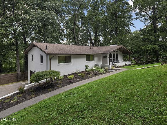 3rd image of 6508 Kanuga Dr