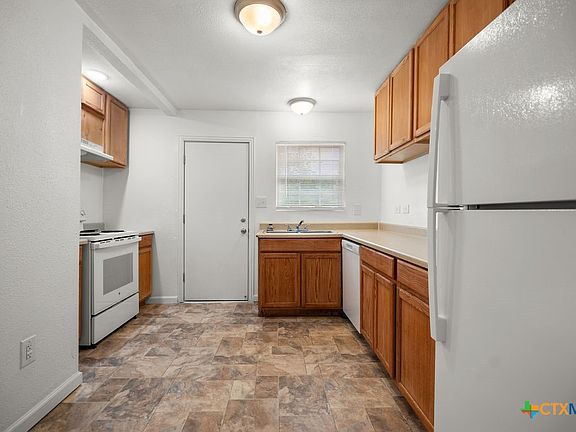 4th image of 802 Stetson Ave