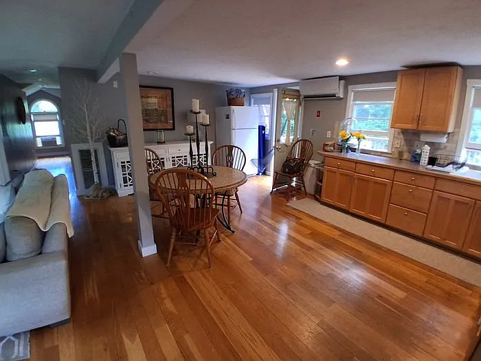 2 bed, 1.0 bath, $2,950 — Photo 3