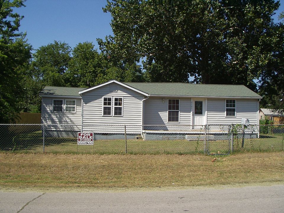 1st image of 2721 E Woodrow Pl