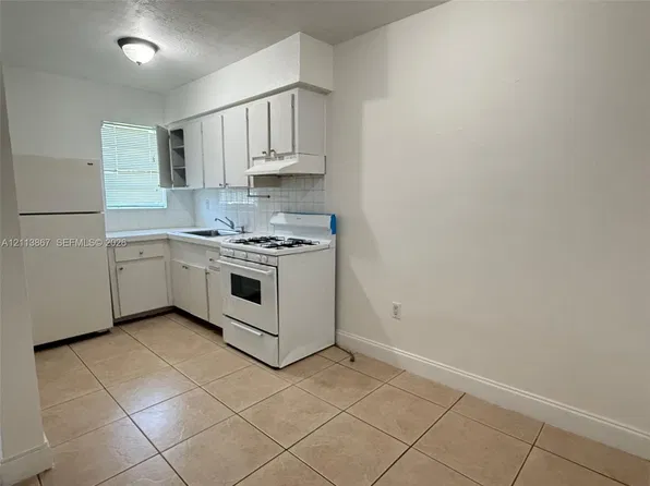4300 SW 67th Ave APT 38, Miami, FL 33155