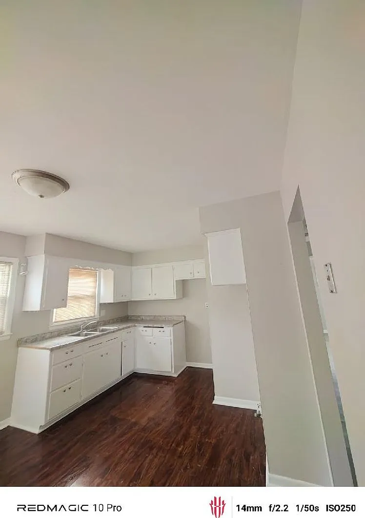 TE - 02 - 61st St - 5339 - 5337 N 61st St. — Photo 2