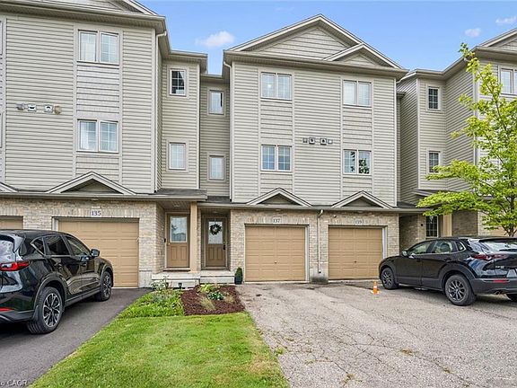 4th image of 137 Highland Cres