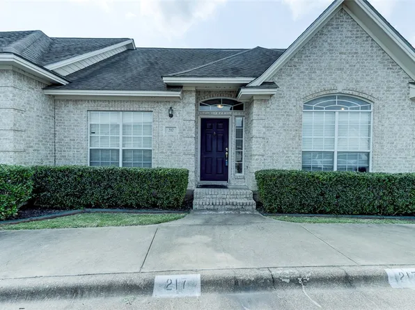 217 Navarro Dr, College Station, TX 77845