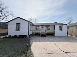 506 S Iowa St, La Porte, TX 77571