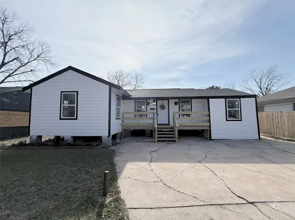 506 S Iowa St, La Porte, TX 77571