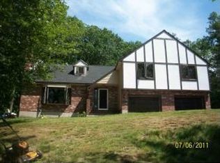 46 Forest St, Londonderry, NH 03053