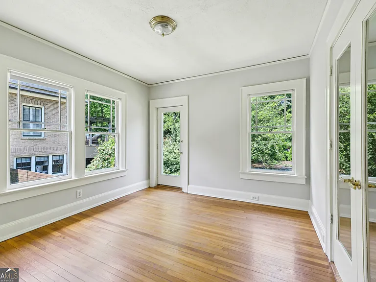 1500 N Highland Ave NE — Photo 14