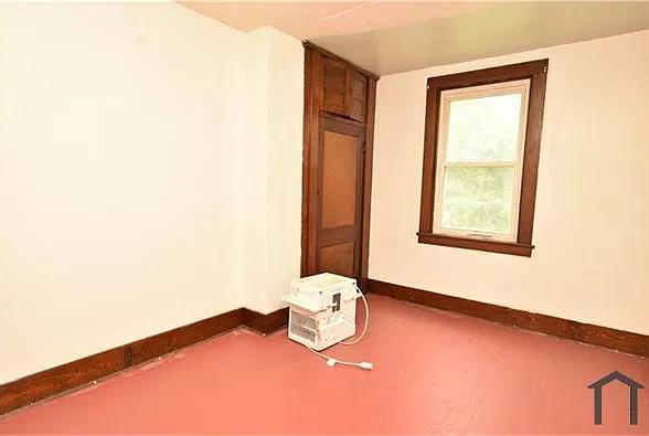 5 bed, $1,900 — Photo 3