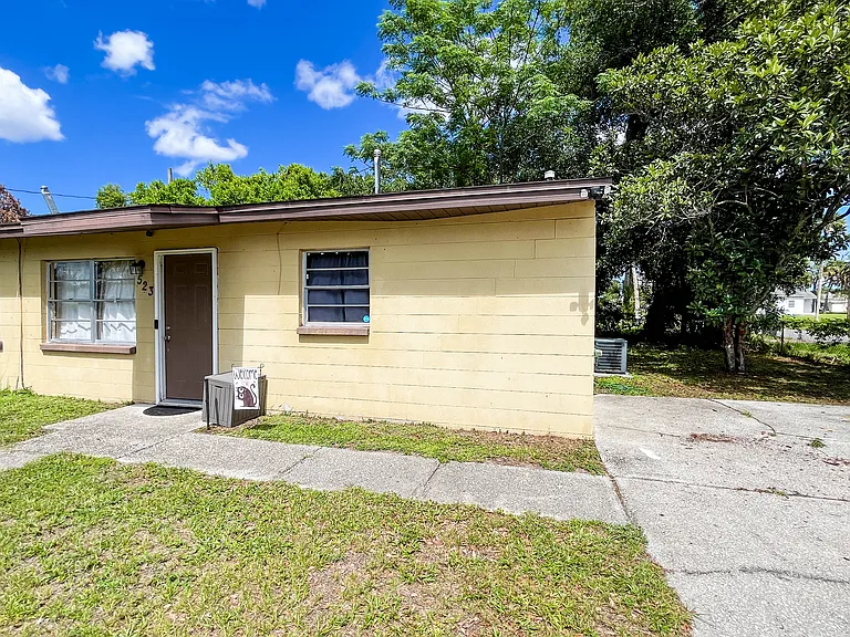 523 Wager Ave — Photo 2