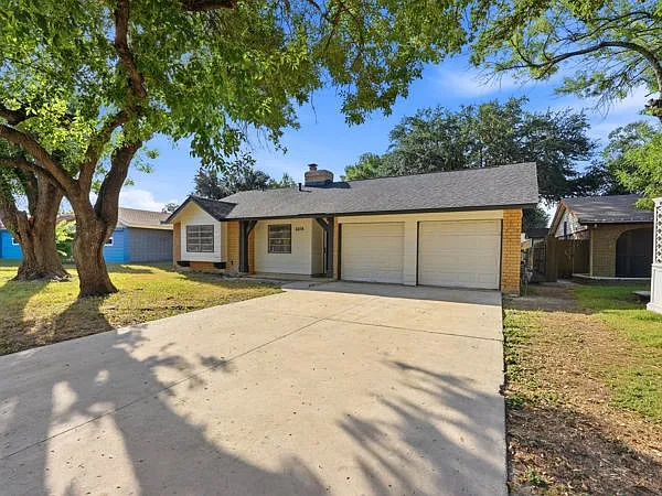 6834 Brookvale