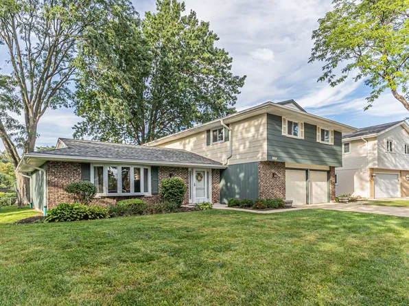 864 Pinehurst Ln, Schaumburg, IL 60193