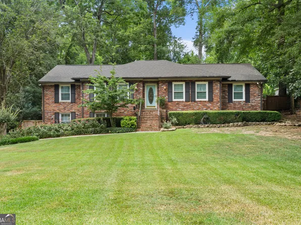 5136 Smoke Rise Dr, Macon, GA 31210