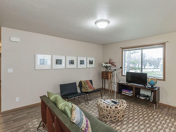 3rd image of 218 Crane Ave