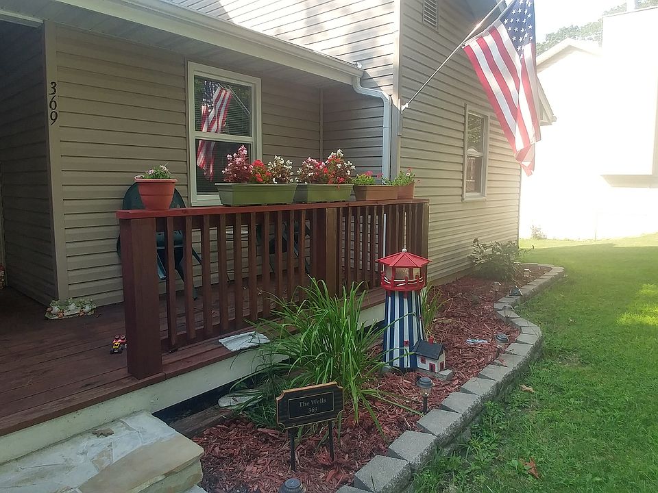 Landscaped front entry way.
