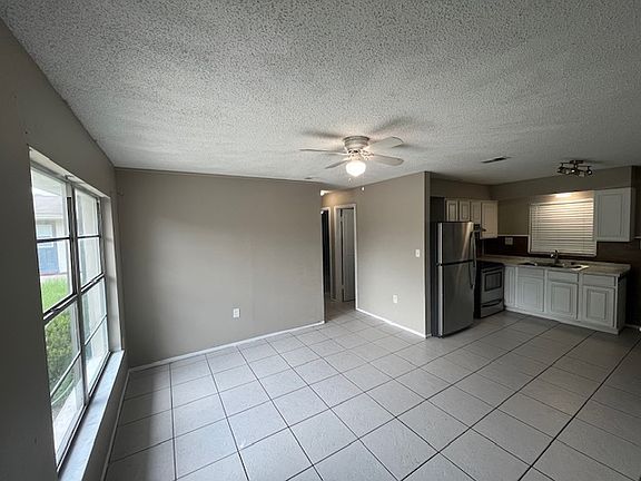 2nd image of 1905 Kelley Ave APT 3