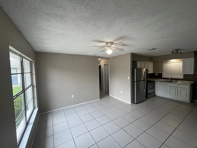 1905 Kelley Ave #3 — Photo 2
