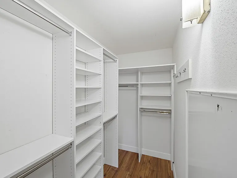 28 Seville Dr #B — Photo 19