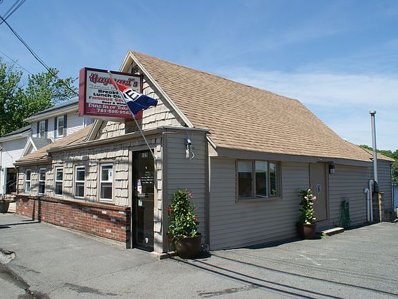 2nd image of 125 Lynnfield St