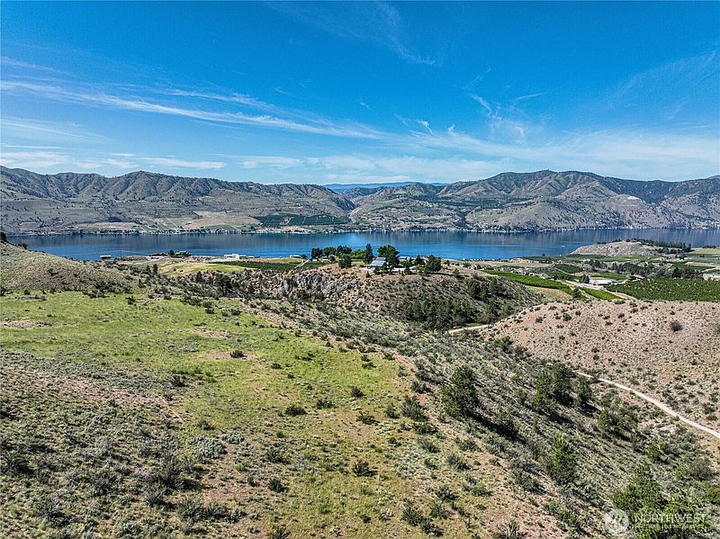 4th image of 215 Chelan Ranch Road