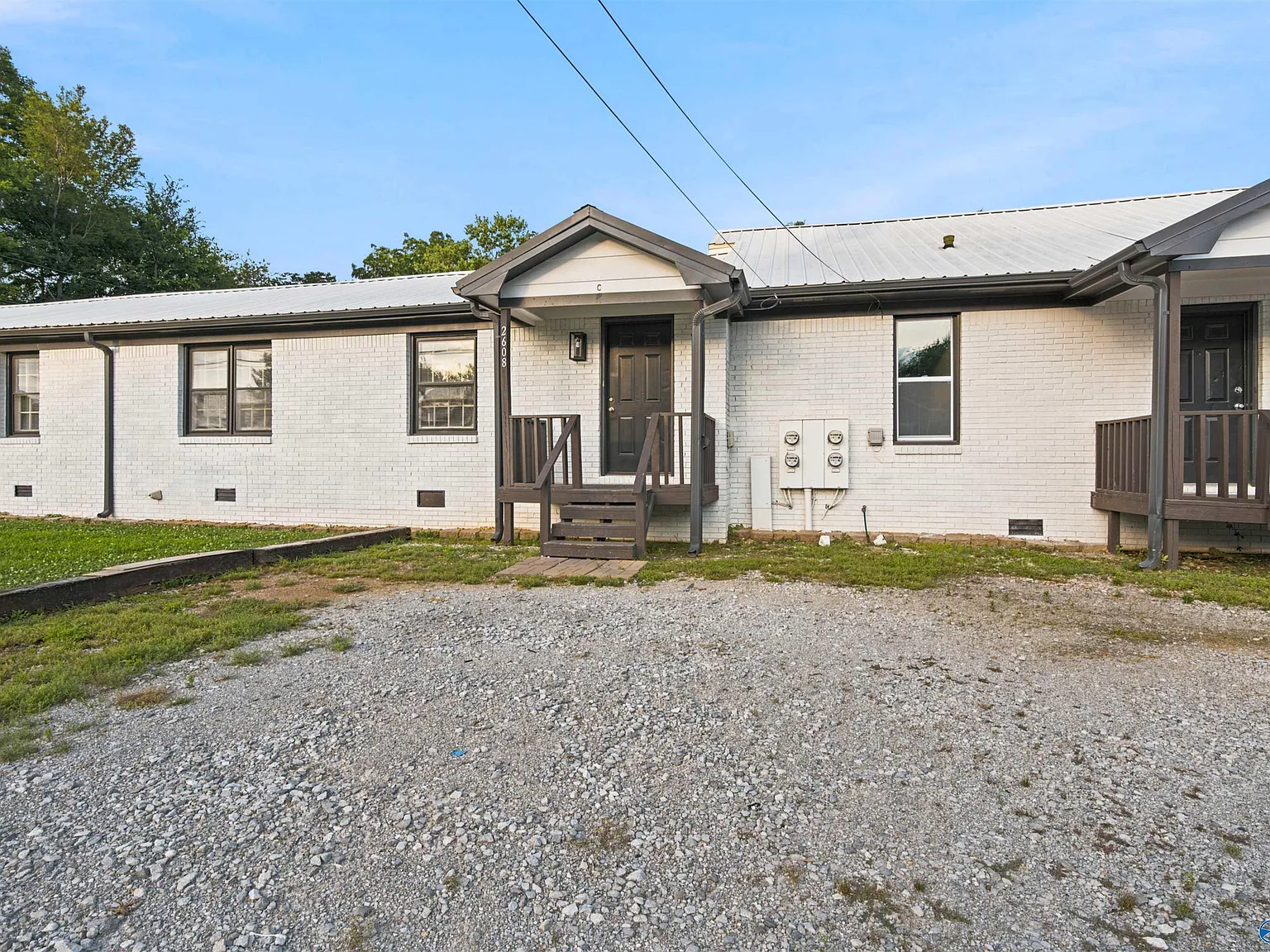3 bed, 1.0 bath, 950 sqft, $1,100 — Photo 1
