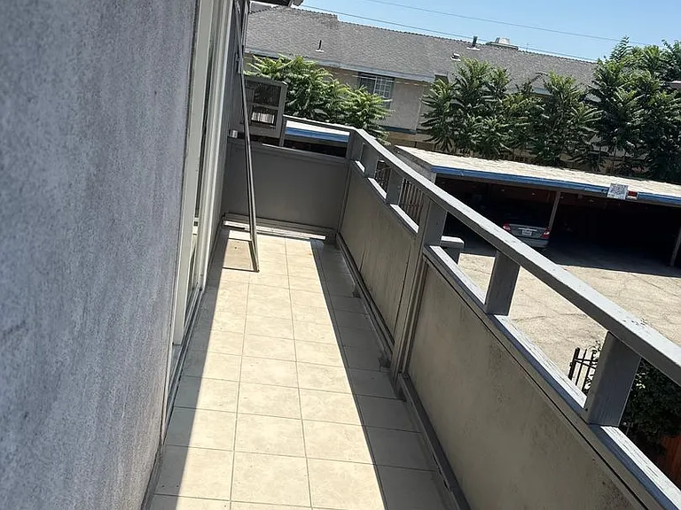 616-618 S Santa Anita Ave — Photo 7