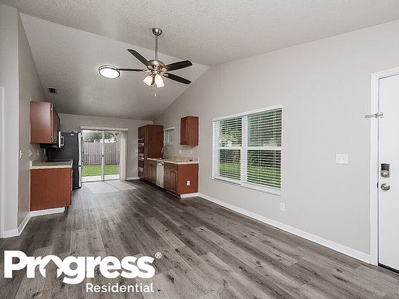 3rd image of 4417 Venice Dr