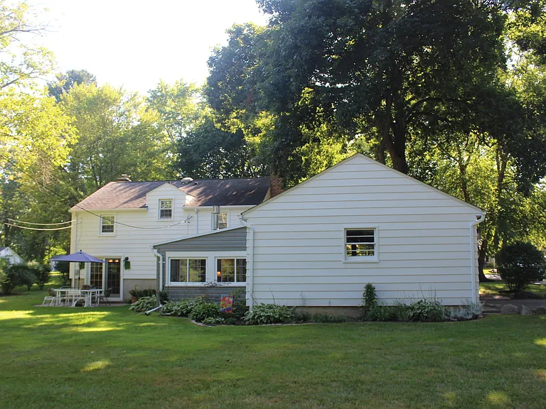 275 Woodland Dr — Photo 37