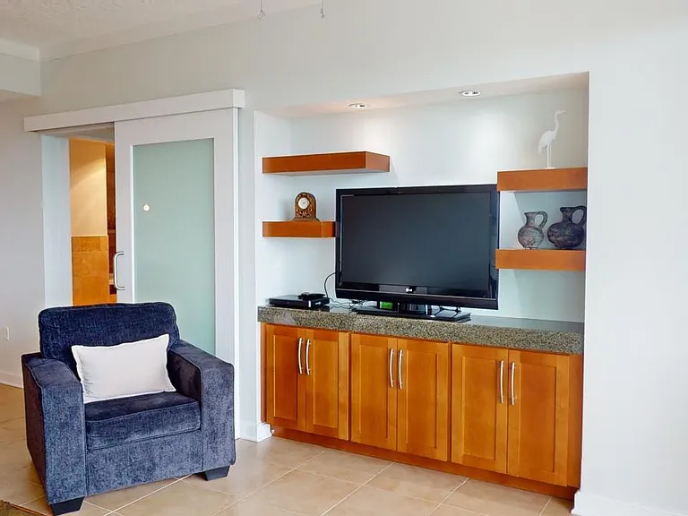 2060 Beach Blvd #701 — Photo 6
