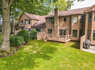 658 N Cove Dr, Webster, NY 14580