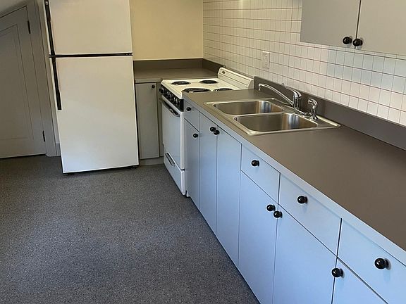 3rd image of 37841 Euclid Ave #301