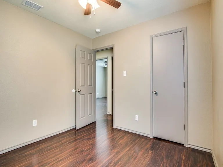 7716-7718 Sable Ln — Photo 17