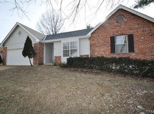 722 Eaglebrooke Dr, Ballwin, MO 63021