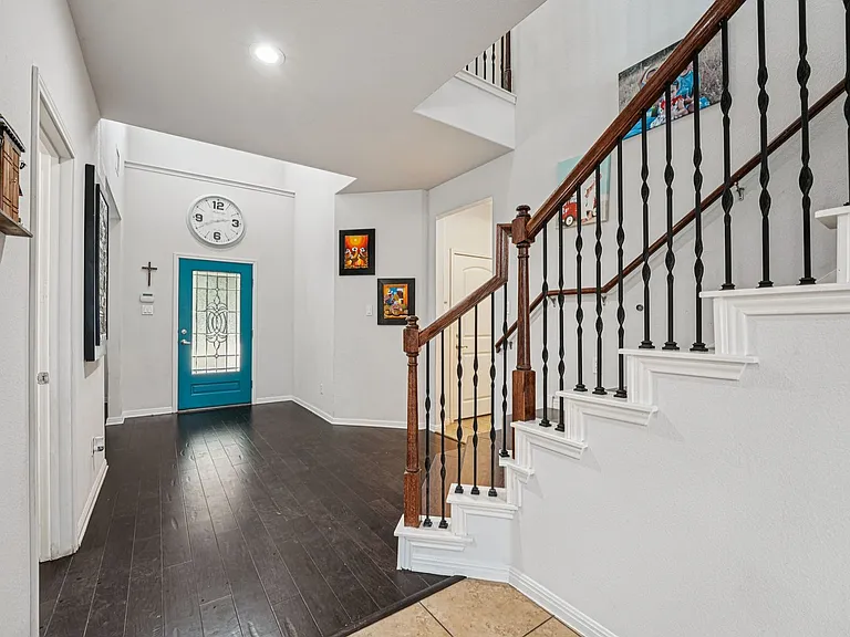 110 Farm House Rd — Photo 3