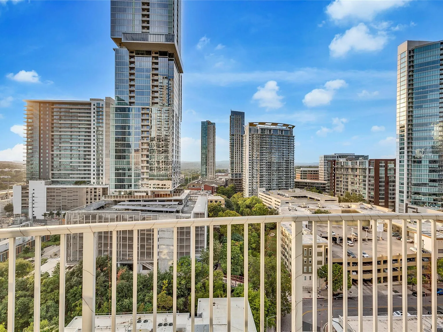 360 Nueces St — Photo 1