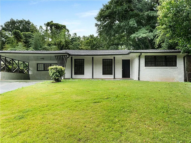1685 Dunwoody Pl NE #TOP — Photo 2