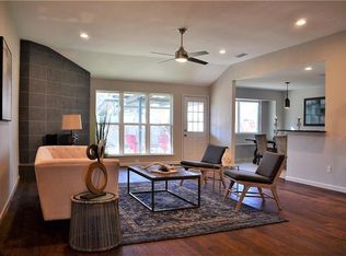 202 W Apollo Rd, Garland, TX 75040