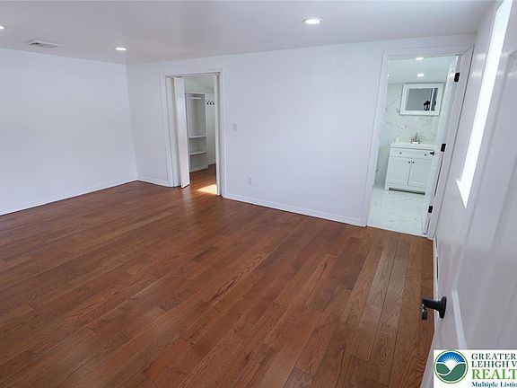 5th image of 2270 Easton Rd